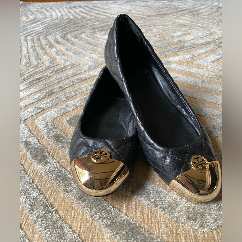 Preloved Tory Burch Kaitlyn black quilted good cap toe ballet flats size 5 - Picture 15 of 16
